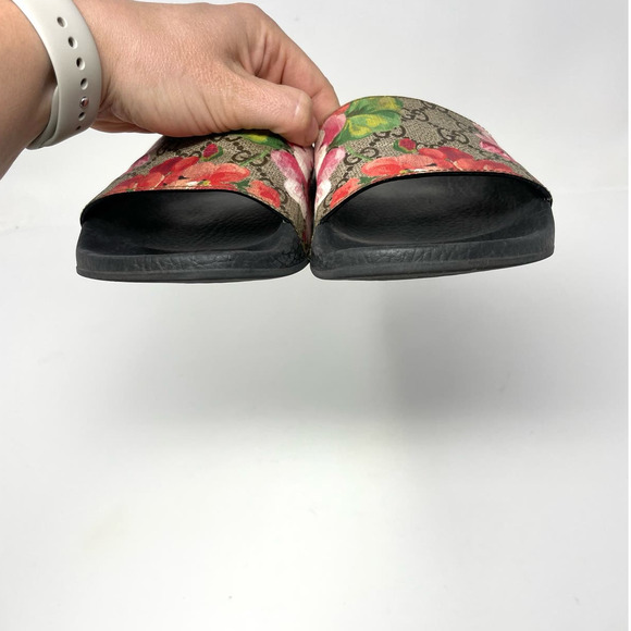 SOLD Gucci GG Blooms Supreme Floral Slide Slip On Rubber Sandals Flats EU 37 - Picture 4 of 13